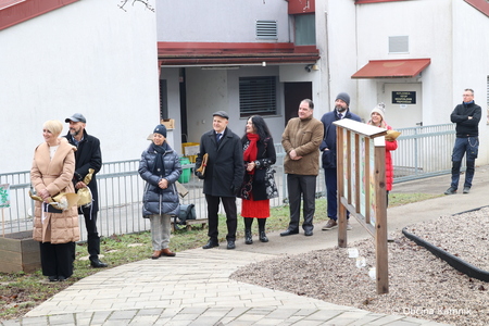 Nova panelna ograja za večjo varnost in lepši videz igrišča vrtca Pestrna (12)